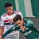 Raphael Veiga protege de Gabriel Sara durante Palmeiras x São Paulo pela Libertadores - ANDERSON LIRA/FRAMEPHOTO/FRAMEPHOTO/ESTADÃO CONTEÚDO