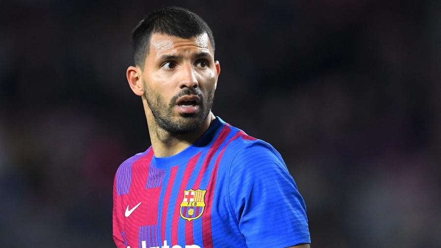 Atacante argentino de 33 anos teve uma arritmia atuando pelo Barcelona no mês passado - Alex Caparros/Getty Images