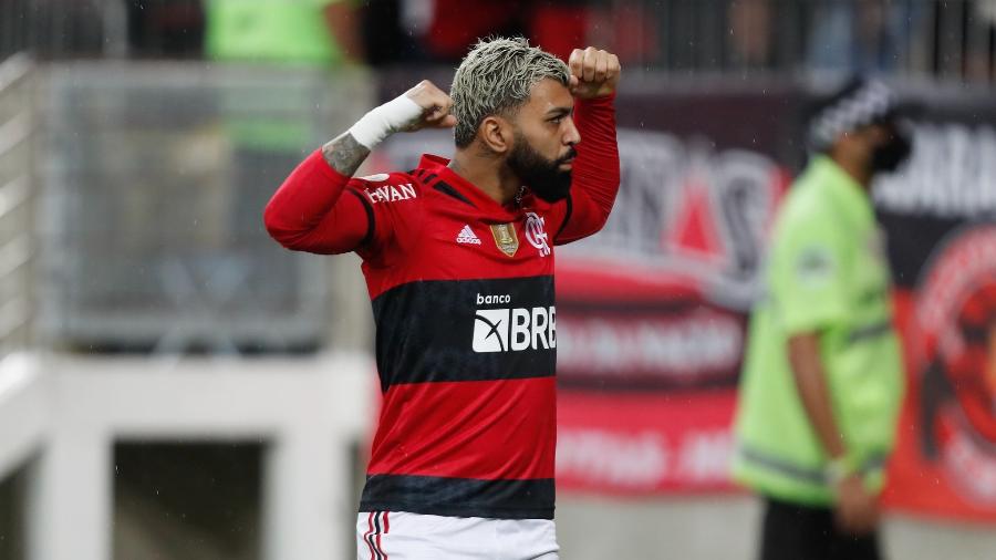 Gabigol faz sua comemoração habitual ao marcar pelo Flamengo contra o Ceará - Gilvan de Souza / Agencia O Dia