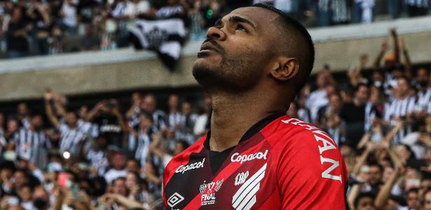 Internacional prepara pacote de reforços com Nikão, Marinho e