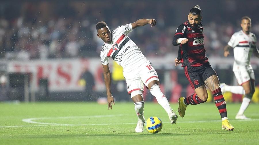 Léo, atleta do São Paulo, em jogo contra o Flamengo, pela Copa do Brasil - Paulo Pinto / saopaulofc.net