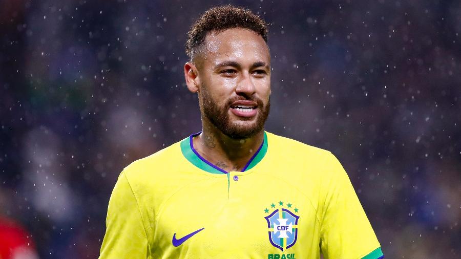 Neymar em ação com a camisa da seleção do Brasil - Catherine Steenkeste/Getty Images