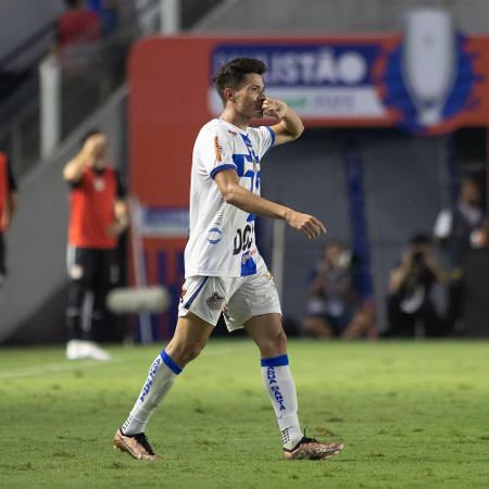 Lucas Tocantins, do Água Santa, comemora gol marcado contra o Bragantino - Diogo Reis/AGIF