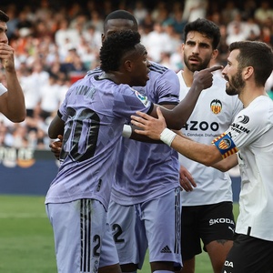 Vini Jr depõe sobre caso de racismo, e Valencia pede retratação