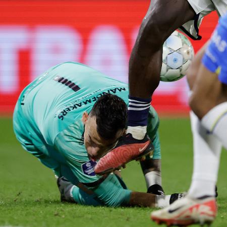 Etienne Vaessen, do RKC Waalwijk, desmaiou durante jogo contra o Ajax