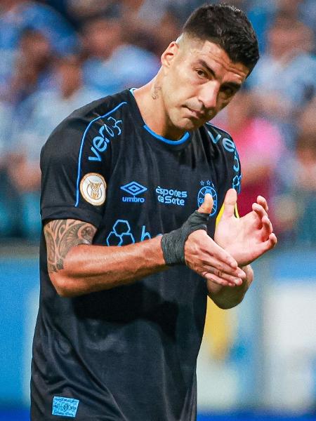 Suárez em ação pelo Grêmio contra o Goiás no Campeonato Brasileiro - Maxi Franzoi/AGIF