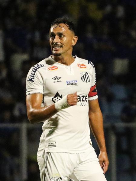 Athletico-PR Consulta Situação Do Volante Diego Pituca, Do Santos