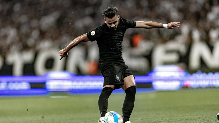 Romero em ação durante Corinthians x Fortaleza, duelo do Campeonato Brasileiro