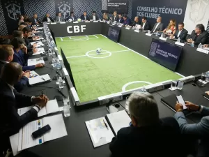 Vai parar? CBF convoca clubes para reunião sobre Brasileirão, mas só dia 27