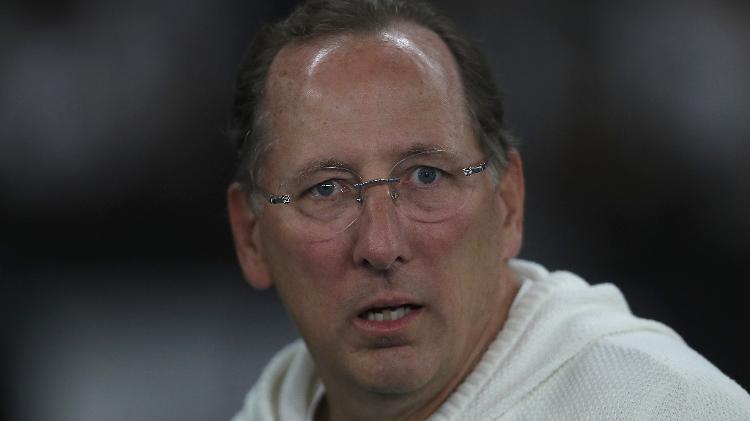 John Textor no Estádio Nilton Santos durante jogo do Botafogo