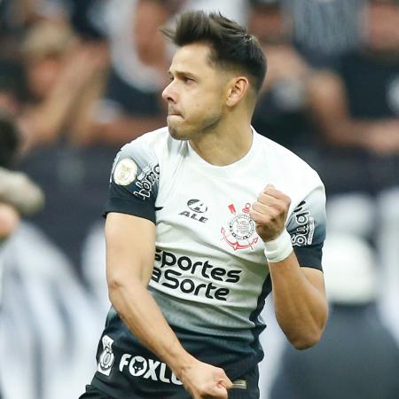 Romero celebra gol em Corinthians x Flamengo, partida do Campeonato Brasileiro