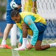De volta, Raphinha tem papo individual com Ancelotti; quem sai do time?
