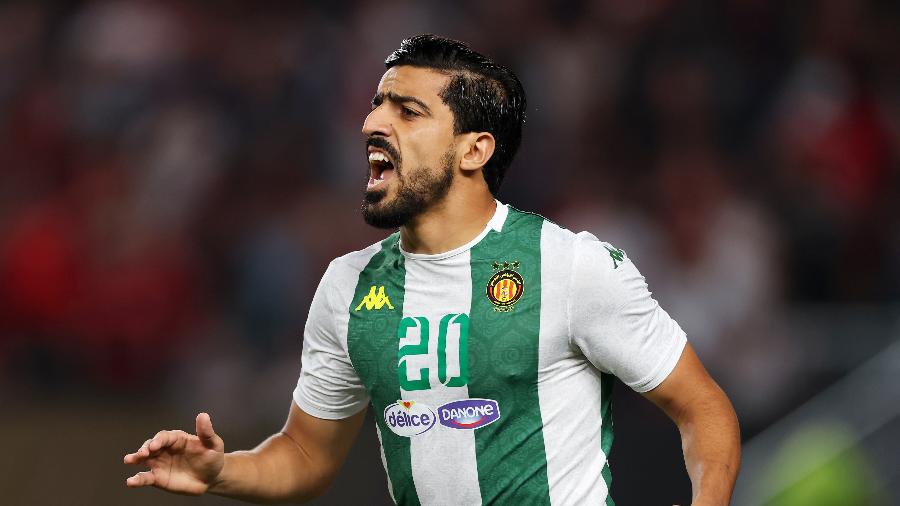 Ben Hmida, do Espérance, em ação durante jogo contra o Flamengo pelo Mundial - Elsa - FIFA/FIFA via Getty Images