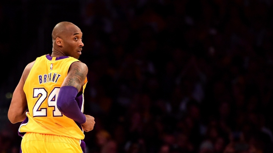 Kobe Bryant em ação em seu último jogo pelos Lakers, em 2016 - Harry How/Getty Images/AFP