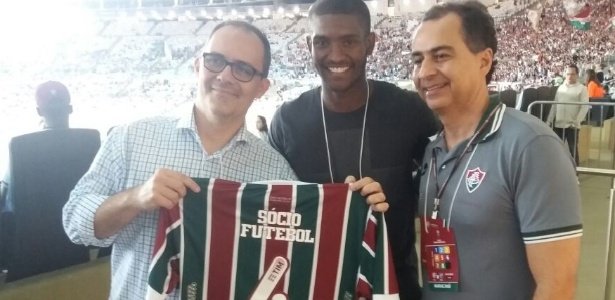 Marlon é homenageado com camisa personalizada do Flu - Twitter/Fluminense - Twitter/Fluminense