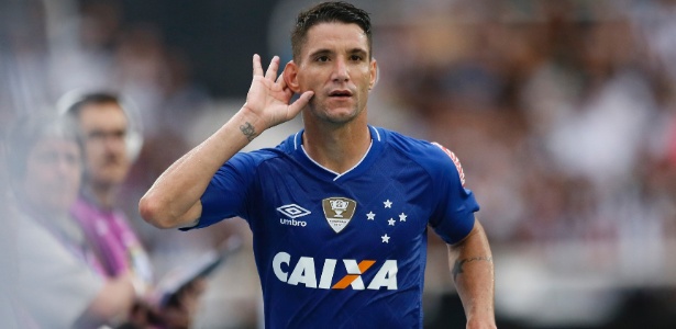 Thiago Neves em ação pelo Cruzeiro; meia interessa ao Al-Hilal, dos Emirados - © Rafael Ribeiro/Light Press/Cruzeiro