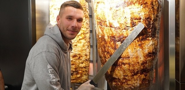 Lukas Podolski entra para o mundo dos negócios com restaurante de kebab em Colônia  - Getty Images