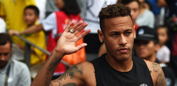 Neymar em treino do Paris Saint-Germain - Anne-Christine Poujoulat/AFP