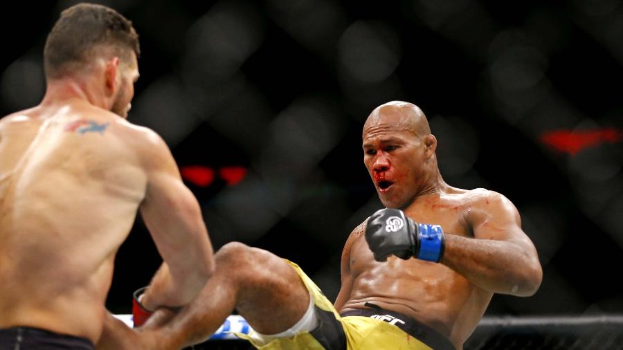Luta entre Ronaldo Jacaré e Chris Weidman no UFC 230 - Noah K. Murray-USA TODAY Sports