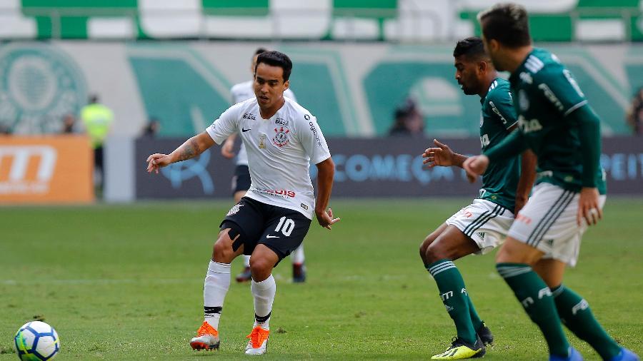 Jadson em duelo Palmeiras x Corinthians em 2018 - Daniel Vorley/AGIF
