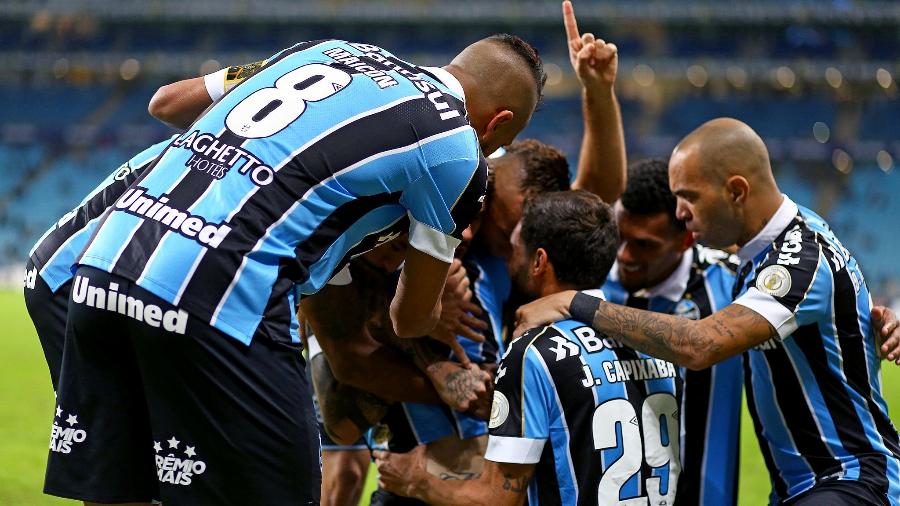 Jogadores do Grêmio comemora gol diante do Atlético-MG. Time tem bom retrospecto recente - Lucas Uebel/Grêmio FBPA