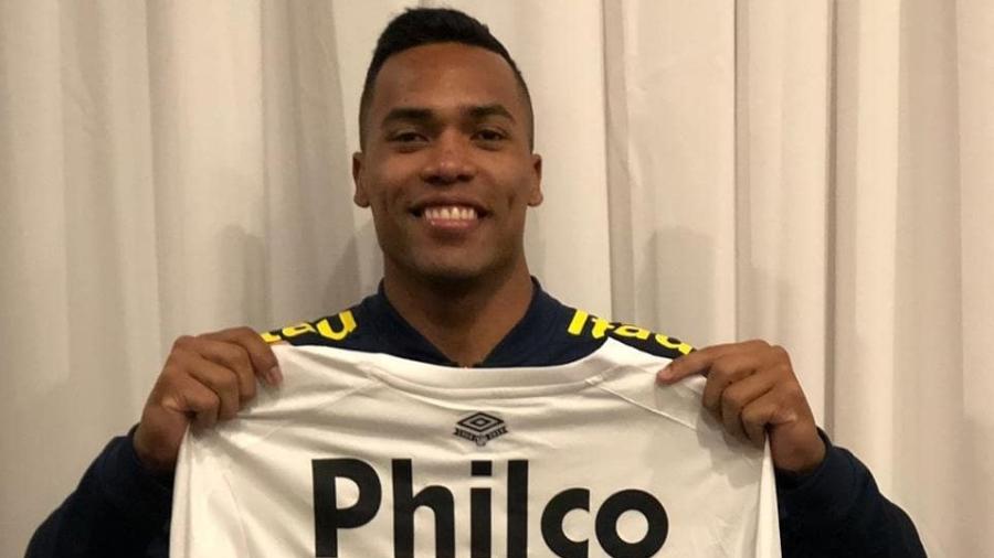 Alex Sandro recebe camisa do Santos de presente - Reprodução