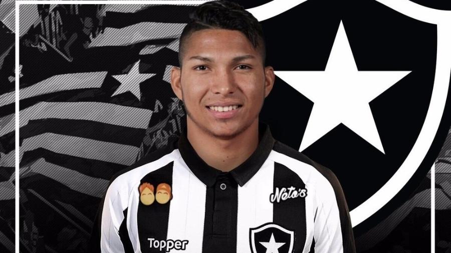 Atacante Rony chegou a ser anunciado pelo Botafogo, mas clube carioca desistiu do negócio por receio - Reprodução / Twitter do Botafogo