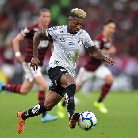 Marinho é motivo de preocupação para defesa do Flamengo - Thiago Ribeiro/AGIF