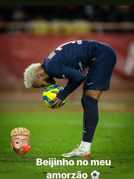 Neymar dando beijo na bola durante jogo do PSG - Reprodução/Instagram