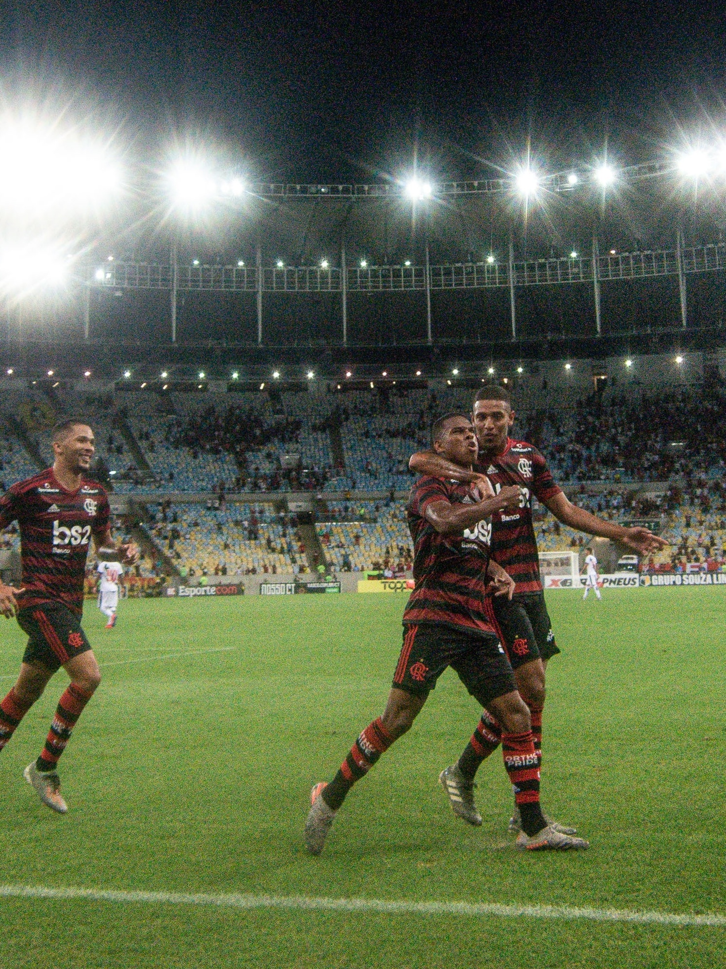 Da ajuda de custo de R$ 200 no Tubarão-SC a destaque no Flamengo