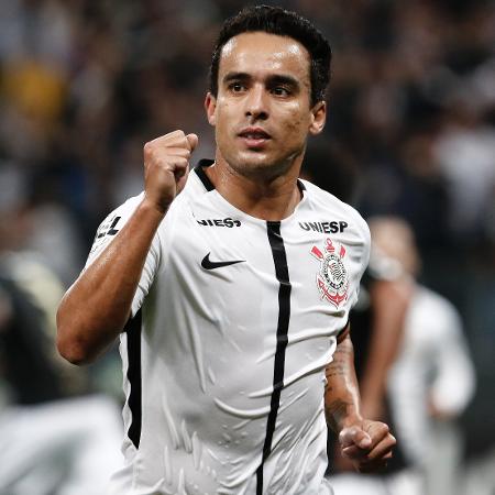 Jadson comemora gol do Corinthians contra a Ponte Preta, em 2017 - Miguel Schincariol/Getty Images
