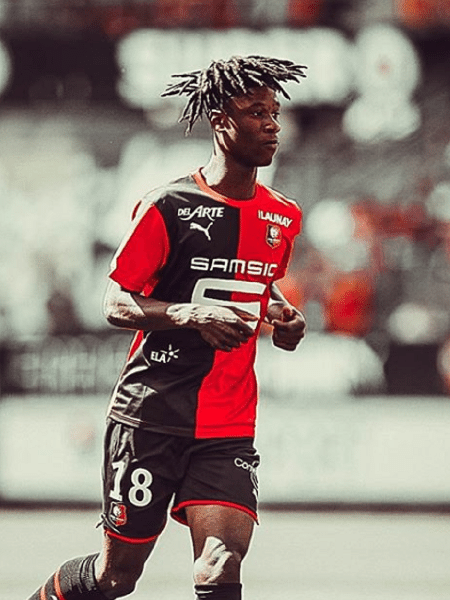 Camavinga em ação pelo Rennes; jovem jogador é disputado por gigantes europeus - Reprodução/Instagram