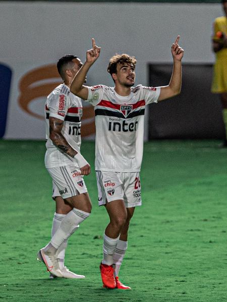 Igor Gomes comemora gol marcado pelo São Paulo contra o Goiás - Heber Gomes/AGIF