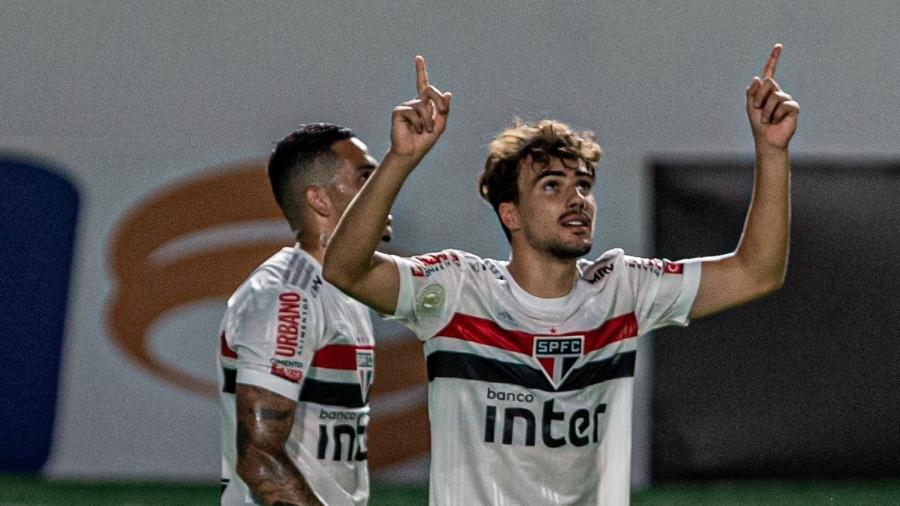 Igor Gomes comemora gol marcado pelo São Paulo contra o Goiás - Heber Gomes/AGIF