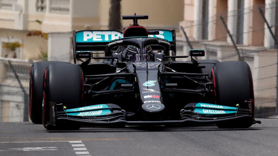 Lewis Hamilton, da Mercedes, durante treino qualificatório do GP de Mônaco - REUTERS/Gonzalo Fuentes