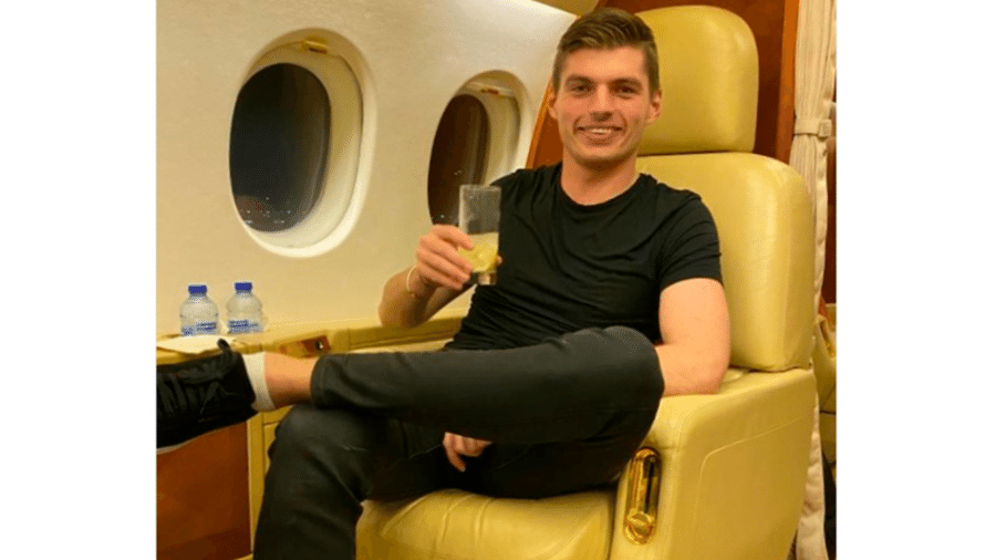 Max Verstappen, campeão da Fórmula 1 em 2021, em seu jatinho particular avaliado em R$ 87 milhões - Reprodução/Instagram