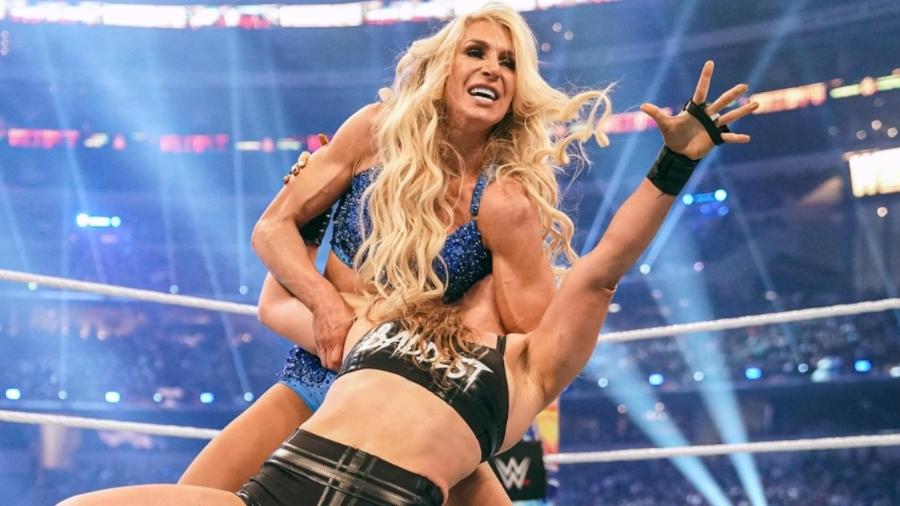 Charlotte Flair venceu Ronda Rousey na luta por cinturão do WWE - Reprodução/WWE