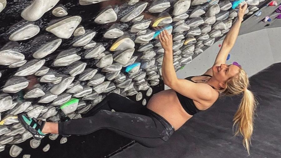 Grávida de 38 semanas, alpinista britânica Shauna Coxsey escala parede  - Arquivo pessoal/Instagram
