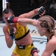 Amanda Ribas perde para Katlyn Chookagian em luta equilibrada no UFC
