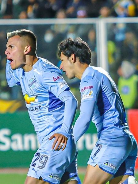 Jogadores do Bolívar durante clássico contra o The Strongest, pelo Campeonato Boliviano. - Divulgação/Bolívar