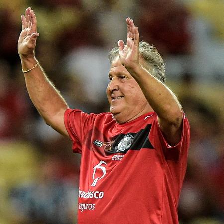 ZICO. Embora já possuísse a maior torcida do Brasil, o Flamengo só