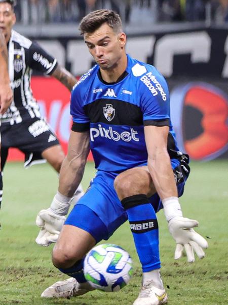 Goleiro do Vasco, Léo Jardim foi convocado pela primeira vez para a seleção brasileira