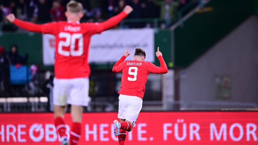Sabitzer comemora gol pela Áustria em amistoso contra a Alemanha