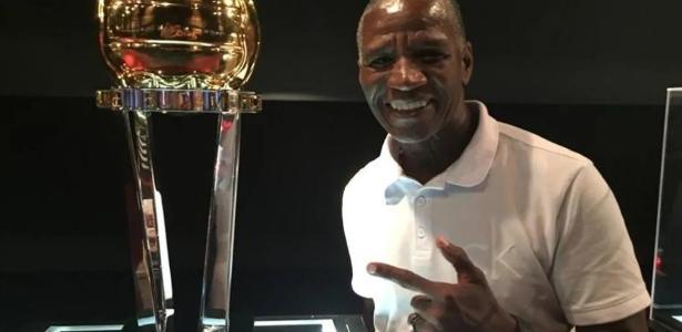 Homenagens a Adílio: Ídolo do Flamengo é reverenciado por clubes e personalidades
