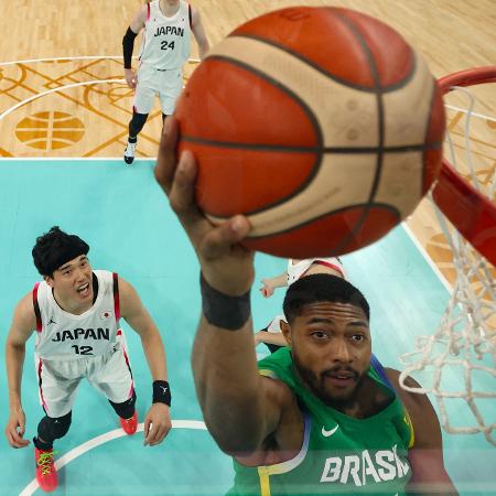 Bruno Caboclo em ação pela seleção brasileira nos Jogos Olímpicos Paris 2024