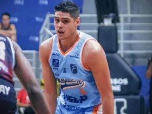 Wesley é cestinha, mas Unifacisa bate Franca e volta a vencer no NBB