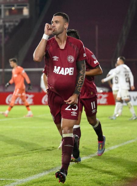 Ramiro Carrera celebra gol em Lanús x Vasco, jogo da Sul-Americana Ramiro Carrera celebra gol em Lanús x Vasco, jogo da Sul-Americana