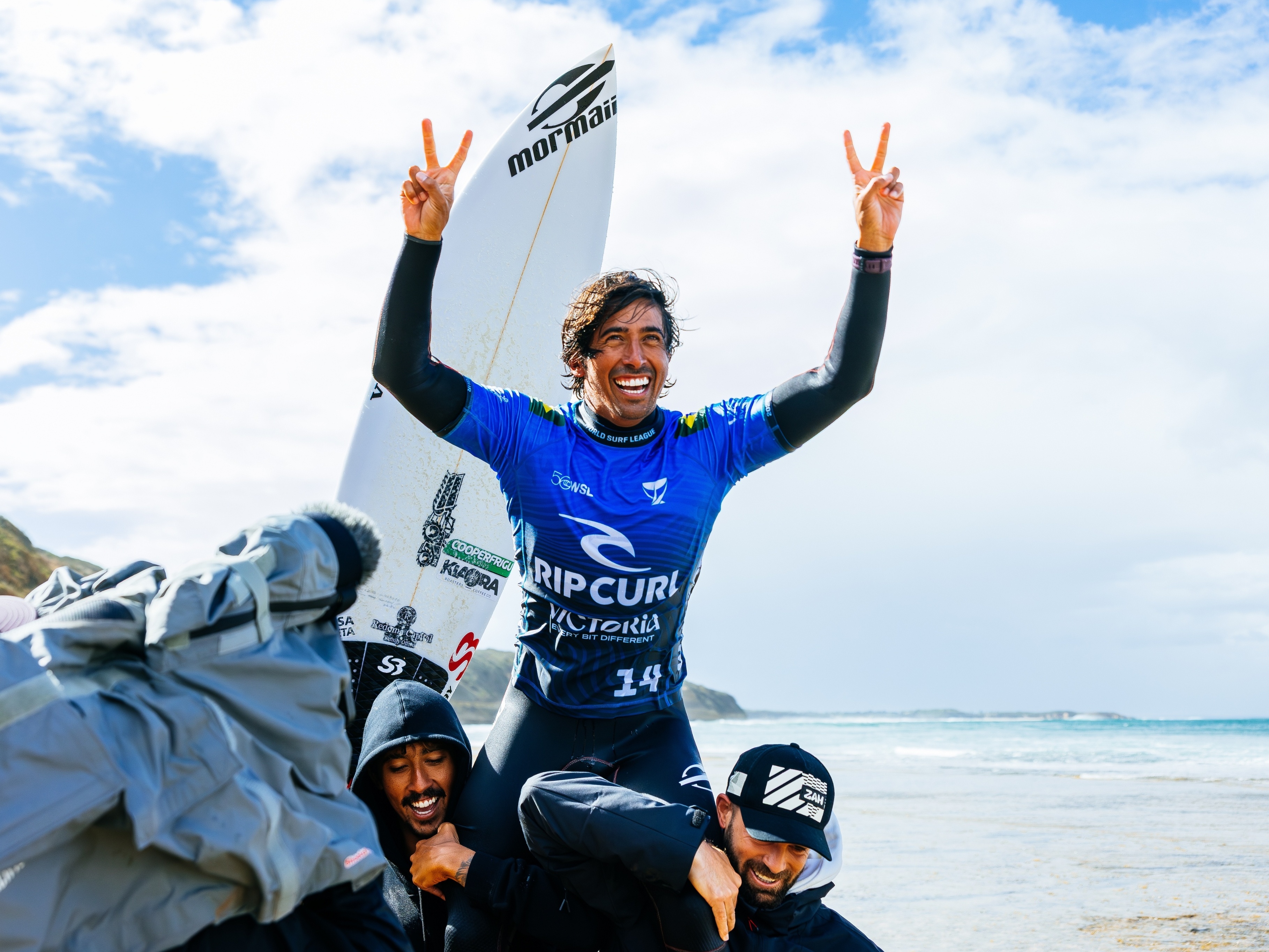 Brazilian Storm brilha em Bells Beach com Miguel Pupo campeão e