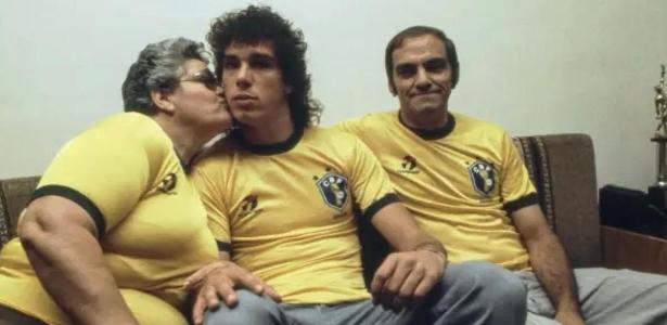 Feliz Dia das Mães, e o maior beijo e abraço do mundo para a Dona Zilda