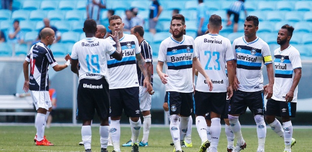 Jogadores do Grêmio encaram rotina de viagens no começo da temporada 2016 - Lucas Uebel/Divulgação Grêmio